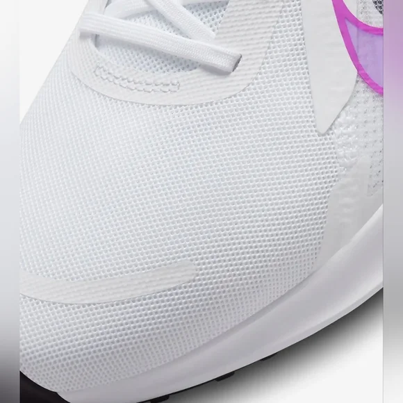 NWOT NIKE Quest 5 Sneaker, Men's 7.5/Women's 8.5 - Picture 4 of 9